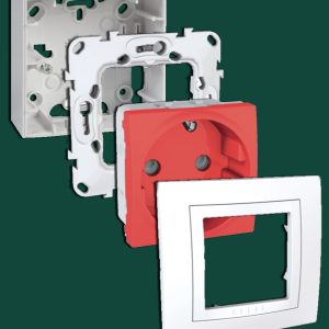 Socket Outlet – 16A – 2P + E – Shutters – Complete Enclosure