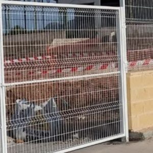 Puerta abatible 1 hoja hércules blanca 1,25 metros alto x 2,50 metros ancho